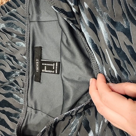 *Final Sale* Forever 21 Aline Skirt - Picture 2 of 4